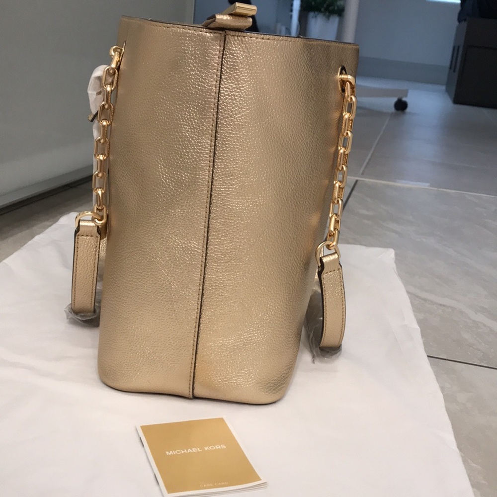 Michael Kors Mercer Chain Tote Bag w/ Laptop Compartment in Metallic Pale Gold - Picture 16 of 16
